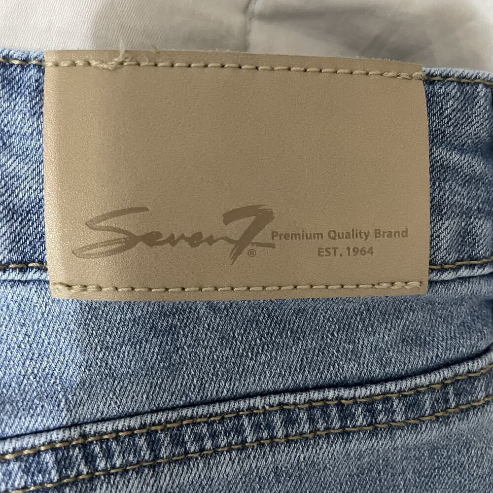 Seven7 Relaxed Bermuda Jean Short Size 8 Blue Denim Stretch 7 Inch Inseam Casual - Picture 8 of 10